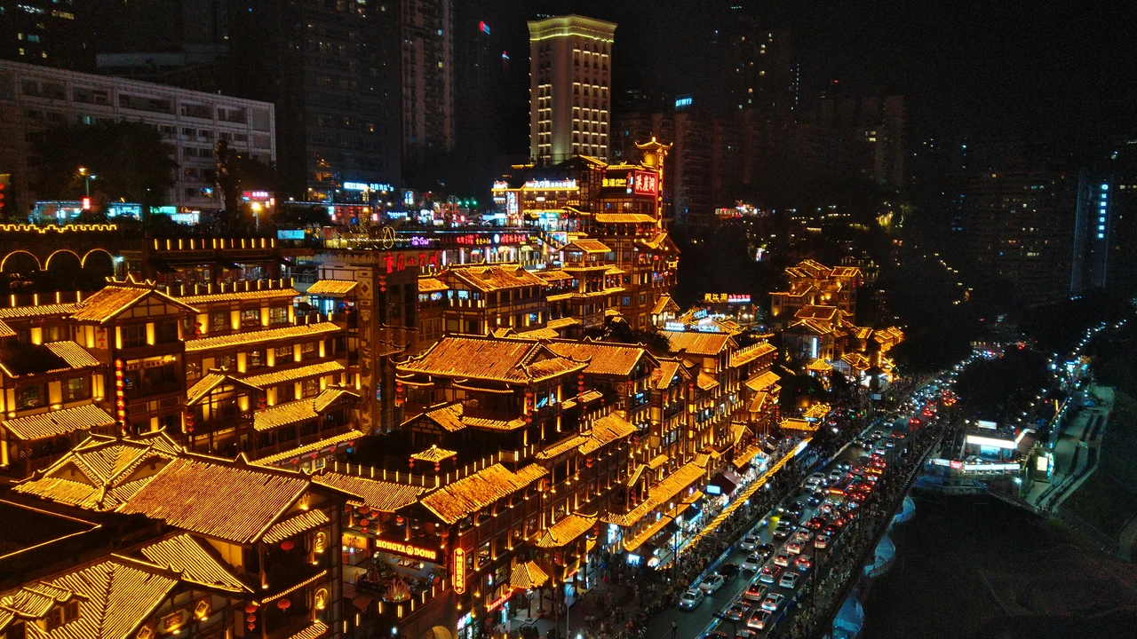 Hongya Cave at night