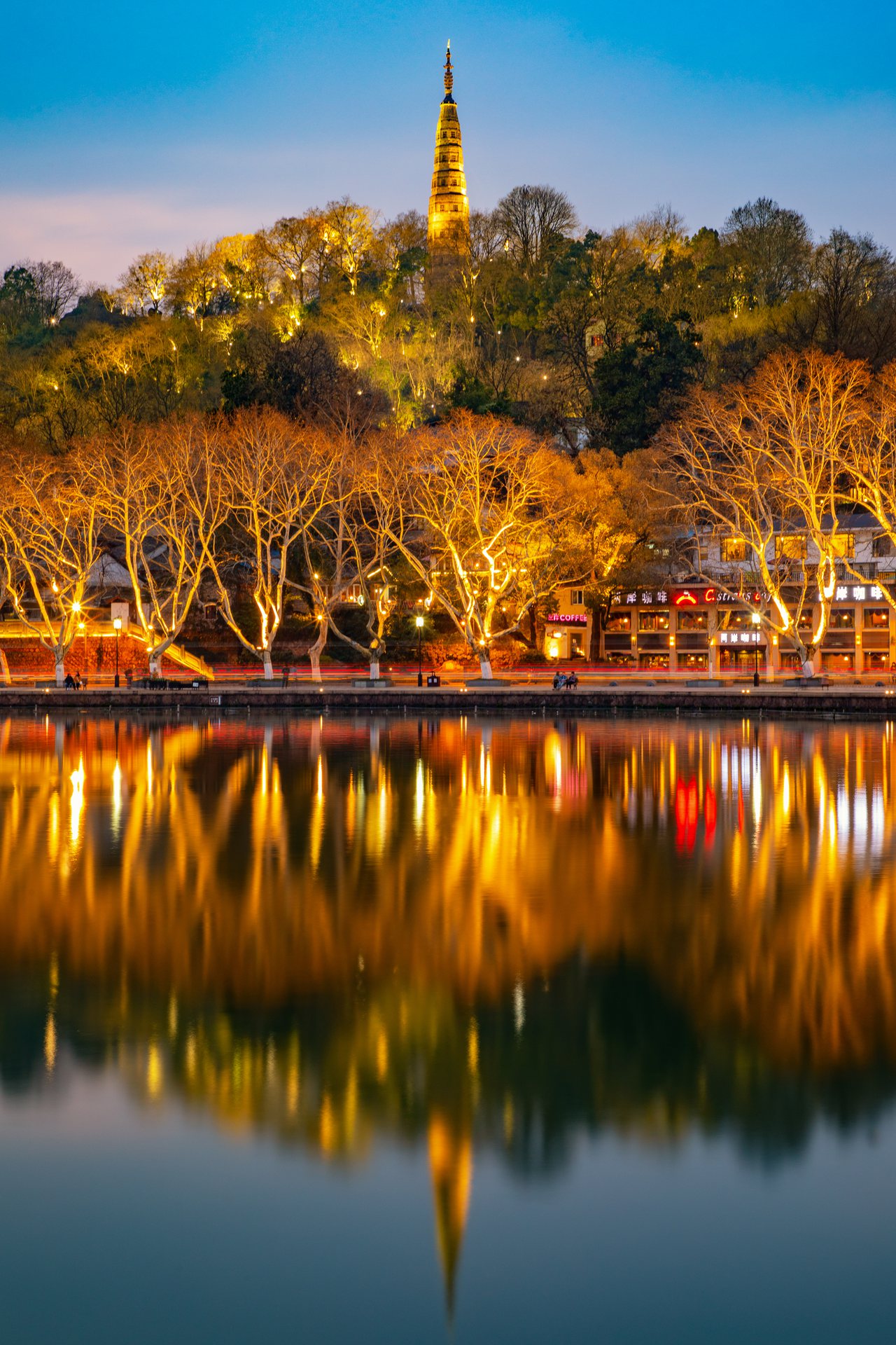 Baochu Pagoda in Hangzhou